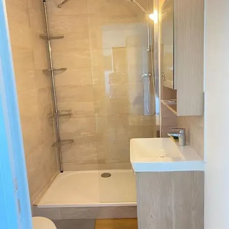 Apartment Avec Loggia, Classe 2 Etoiles, Situe Sur Le Port