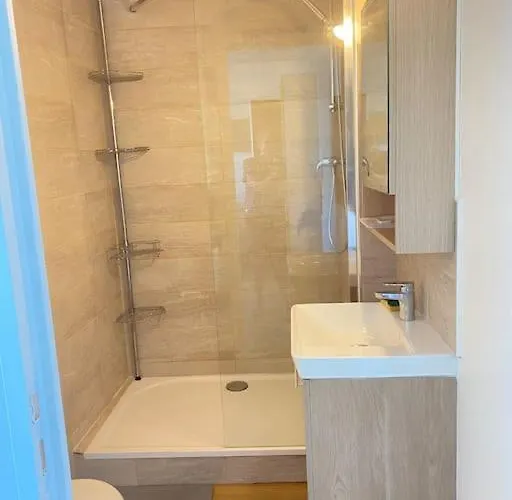 Daire Avec Loggia, Classe 2 Etoiles, Situe Sur Le Port